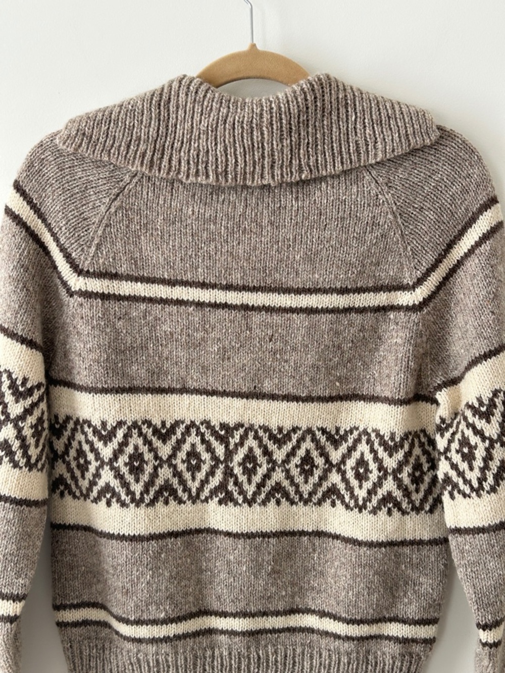 Kauri Kraft 100% Pure Virgin Wool Handknit Cowichan Style Cardigan - Picture 12 of 16